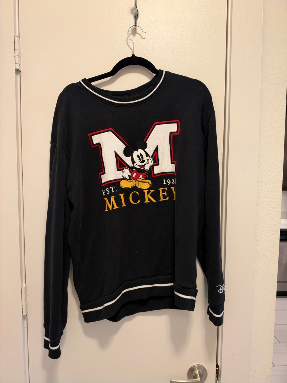 Disney Mickey Mouse 1928 Black Crewneck Sweatshirt Men’s Medium Cotton Blend